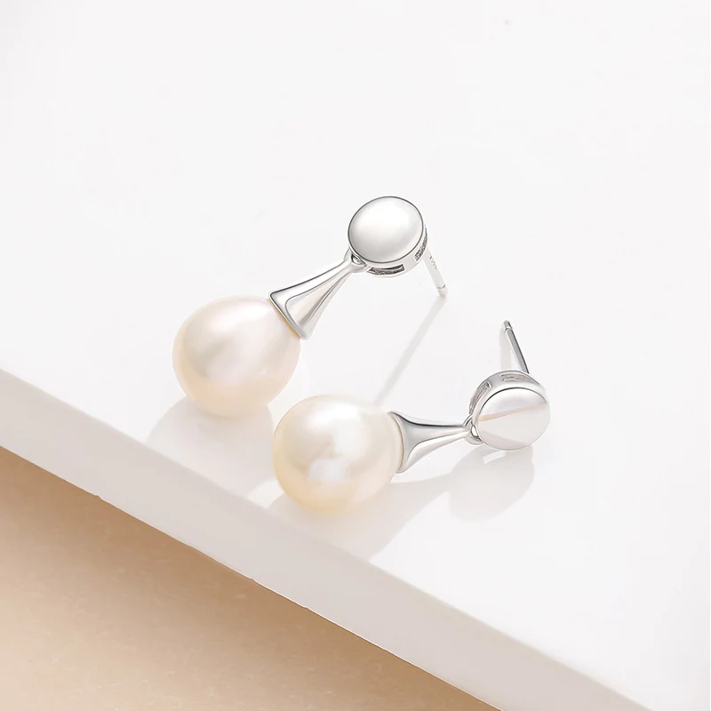 Classic Princess Style Teardrop Pearl Earrings