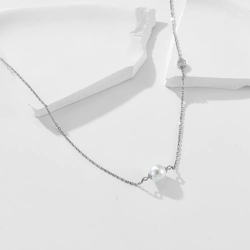 Minimalistic Style Single Pearl Pendant Necklace