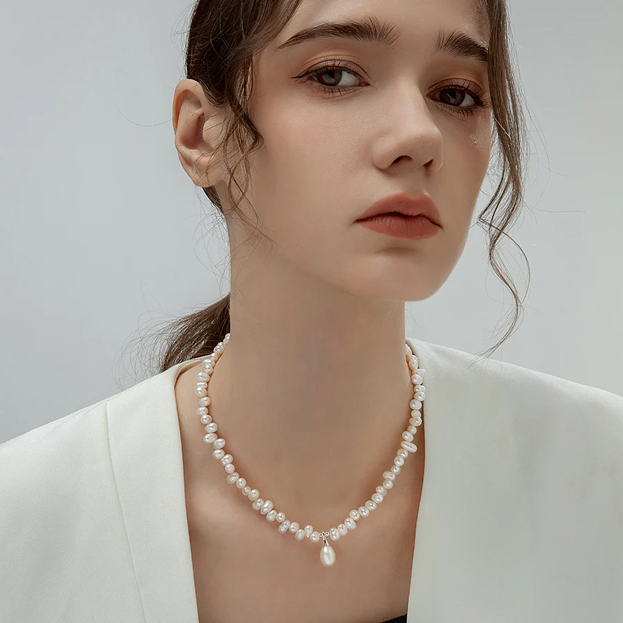 Baroque Teardrop Pendant Freshwater Pearl Necklace