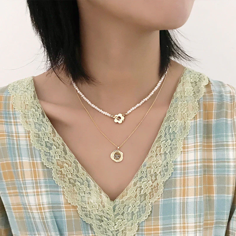 OT Clasp Loop Pendant Pearl Necklace