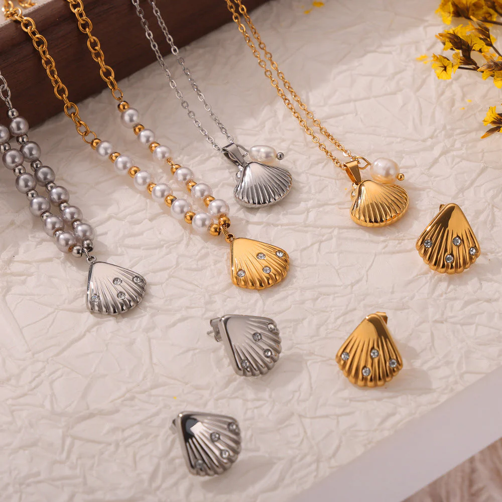 Influencer Statement Shell Pendant Necklace Earrings Set