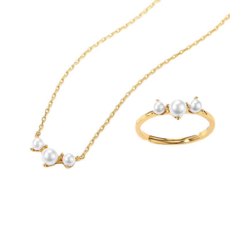 Fashion Three Pearl Ring