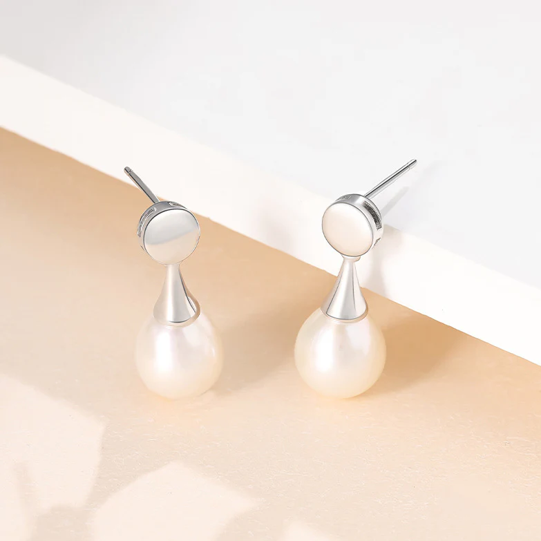 Classic Princess Style Teardrop Pearl Earrings