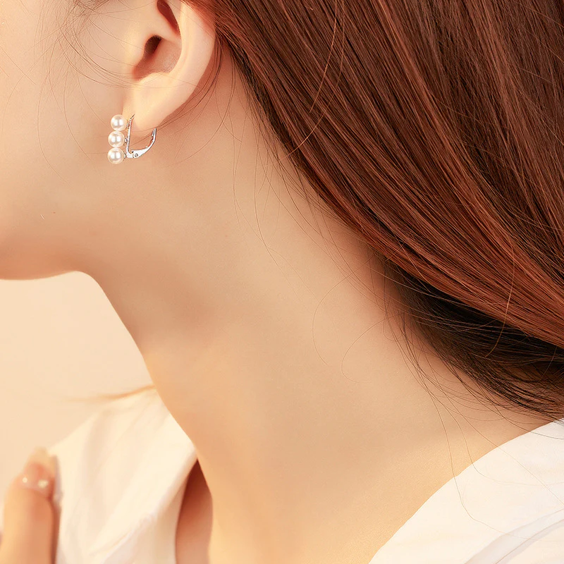 3 Pearls Balance Beam Clasp Earrings