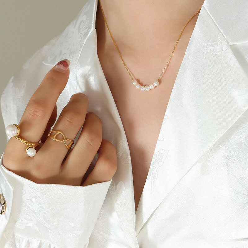 Floating Pearl Necklace