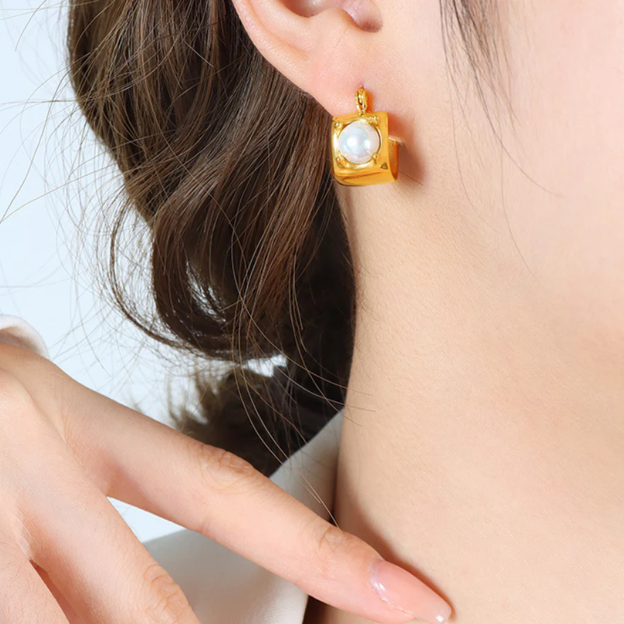 Geometric Hollow Square Inlay Pearl Earrings