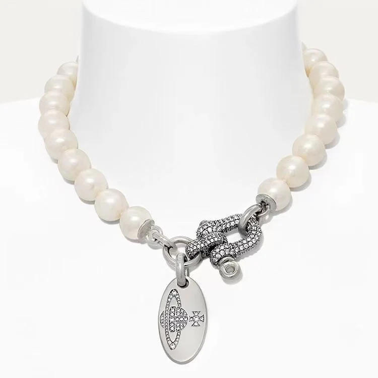 VIVI Horseshoe Clasp Saturn Pearl Necklace | Best Replica Jewelry™