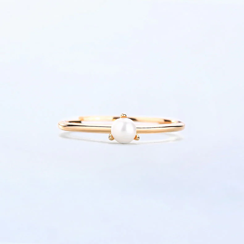 Simple Pearl Ring