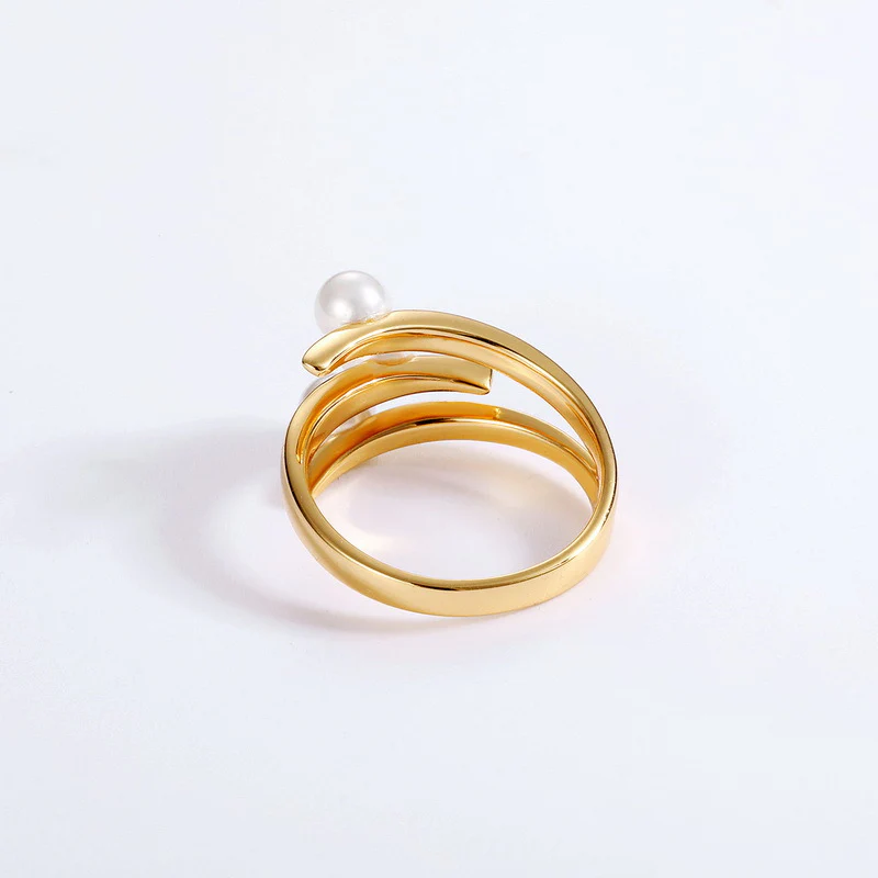 Unique Pearl Ring