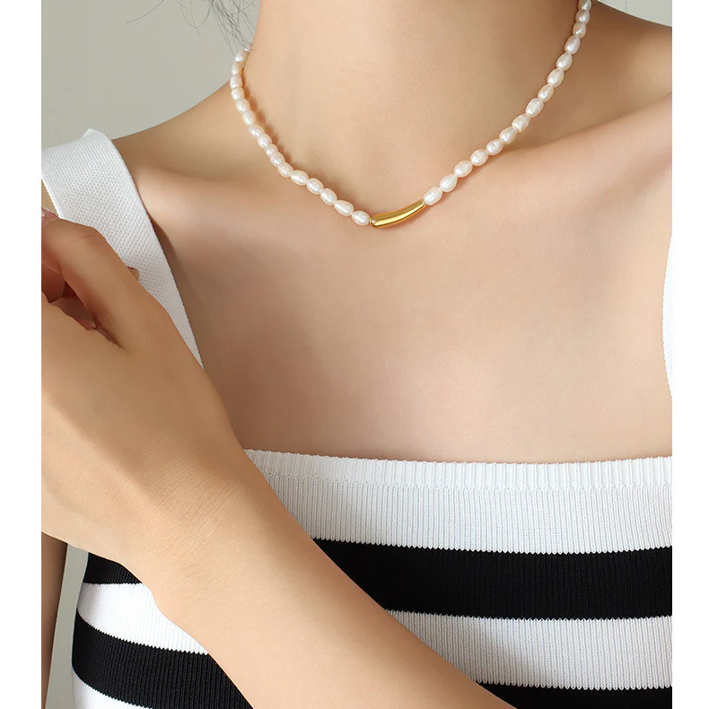 Gold Geometric Pendant Freshwater Pearl Necklace