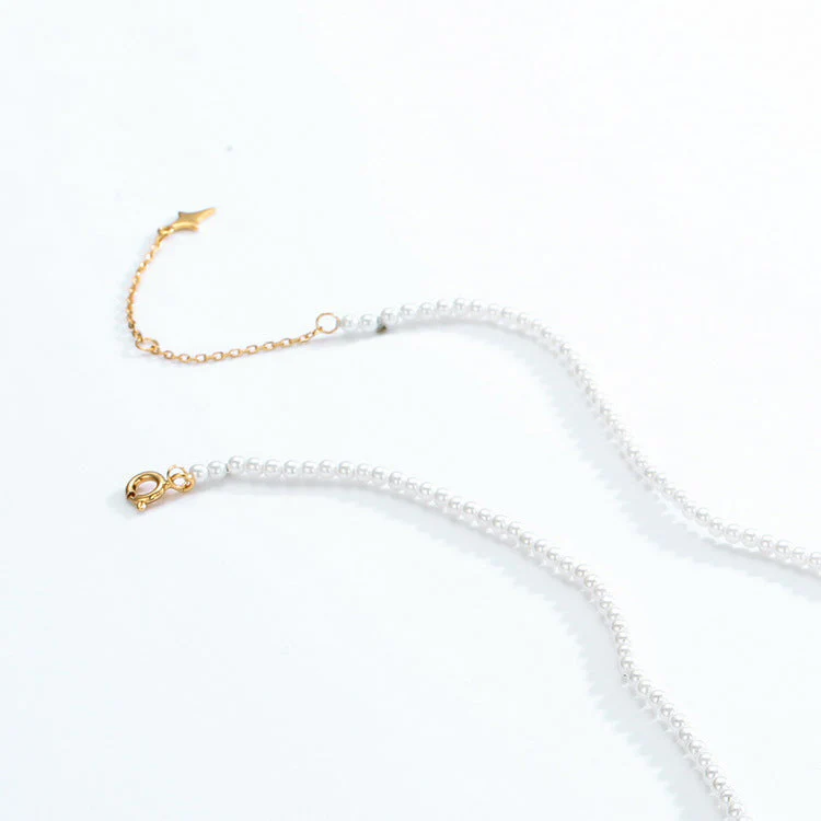 Snowflake Tiny Pearl Necklace