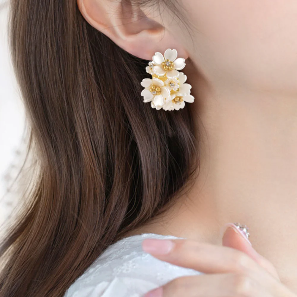 Flower Gold Pearl Earrings
