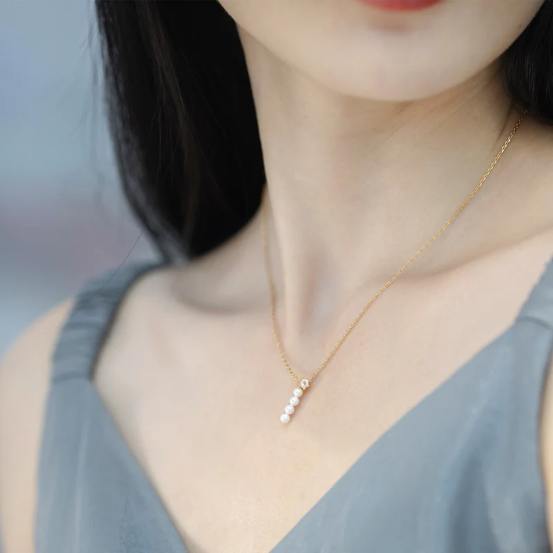 Vertical Pearl Pendant Necklace