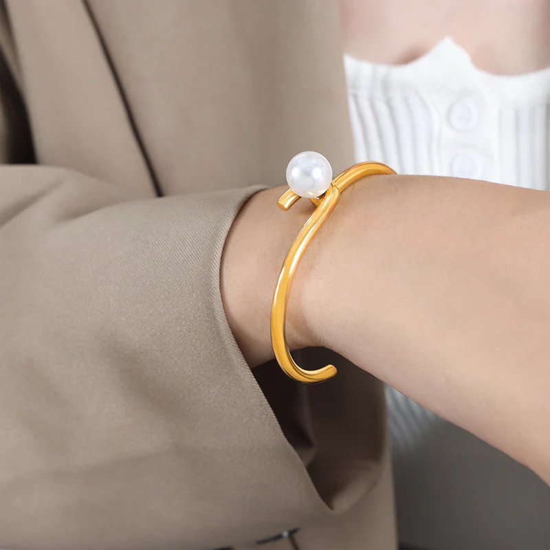 Simple Single Pearl Bangle Bracelet