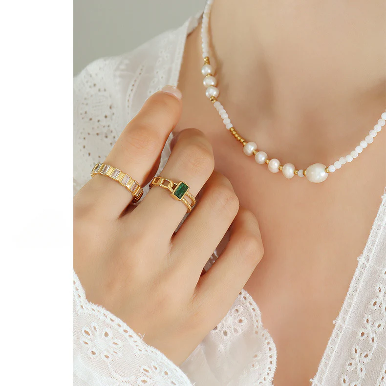 Shell Pearl and Freshwater Pearls Beaded Necklace