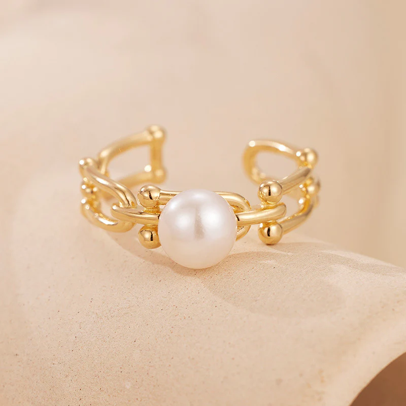 Fashion Horseshoe Pearl Ring