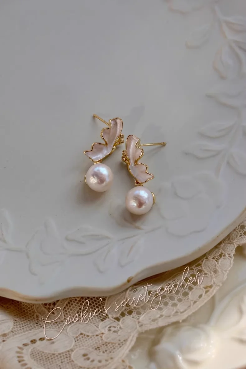 【Monet Garden Collection】 Handmade Butterfly Baroque Pearl Earrings