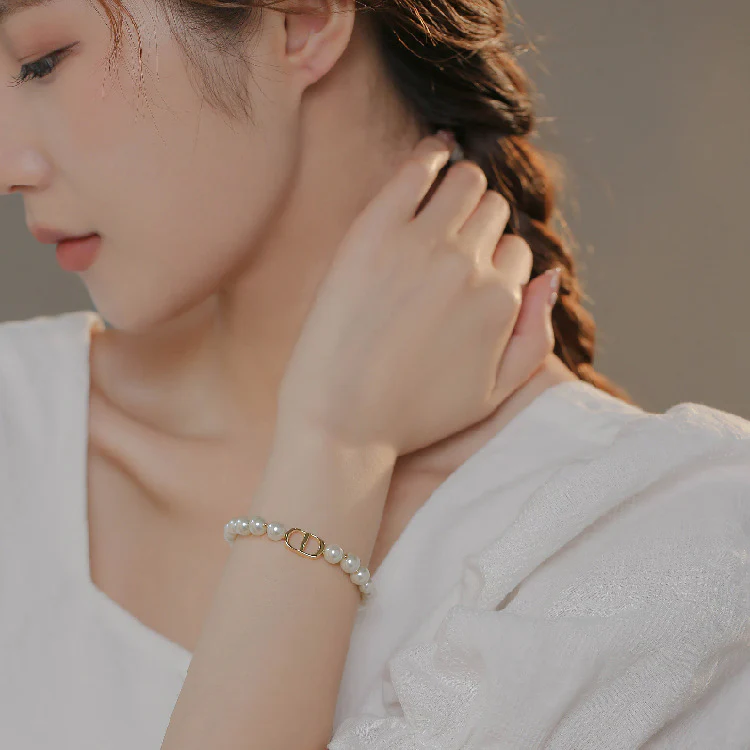 CD Pearl Bracelet | Best Replica Jewelry™