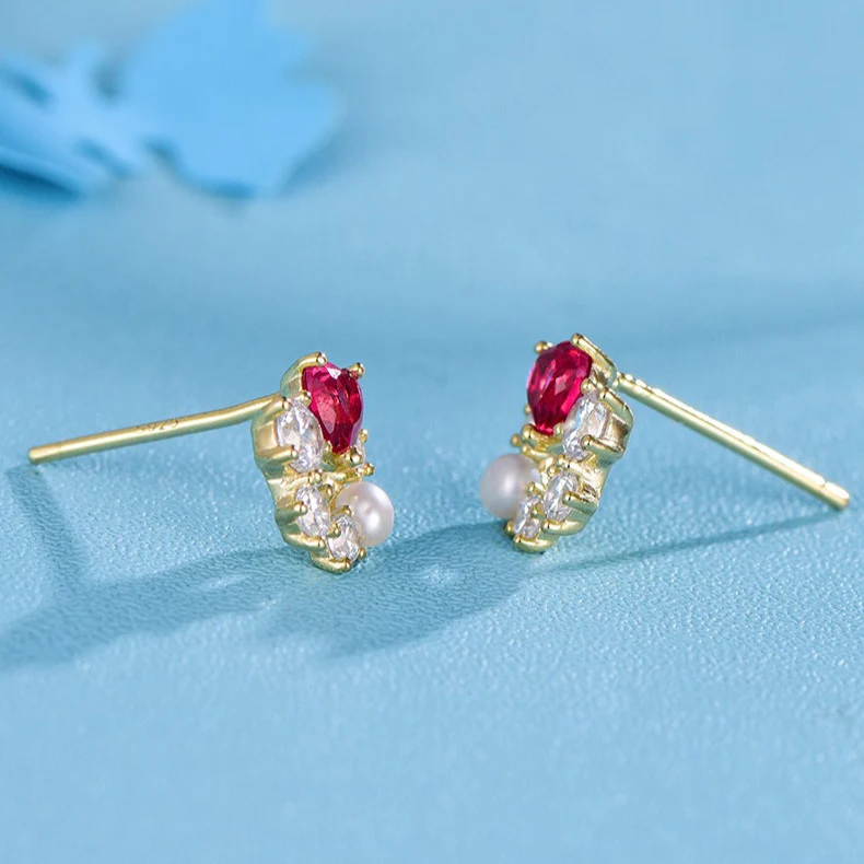 Exquisite Flower Pearl Earrings Stud