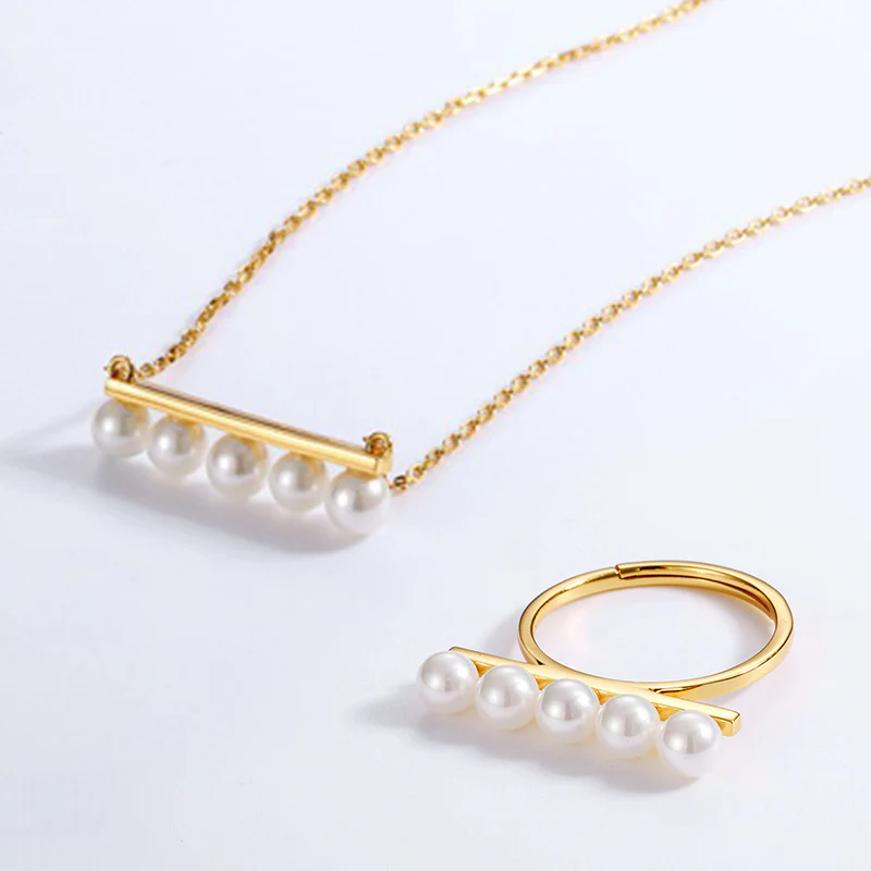 Balance Pearl Necklace