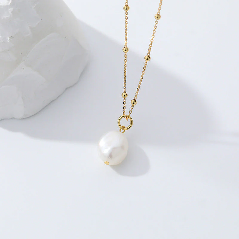 Single Baroque Pearl Pendant Necklace
