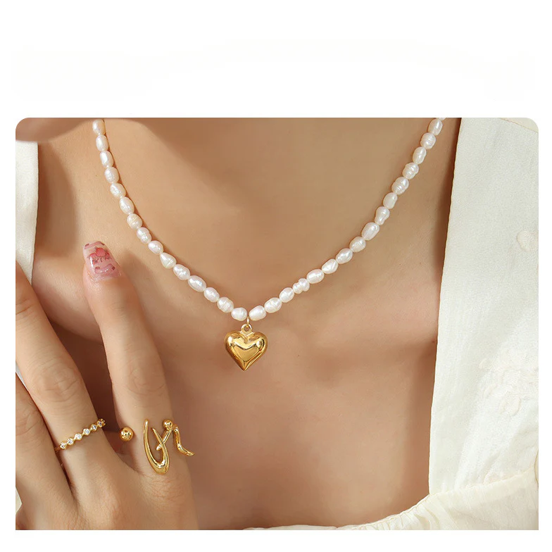 Gold Heart Pendant Necklace