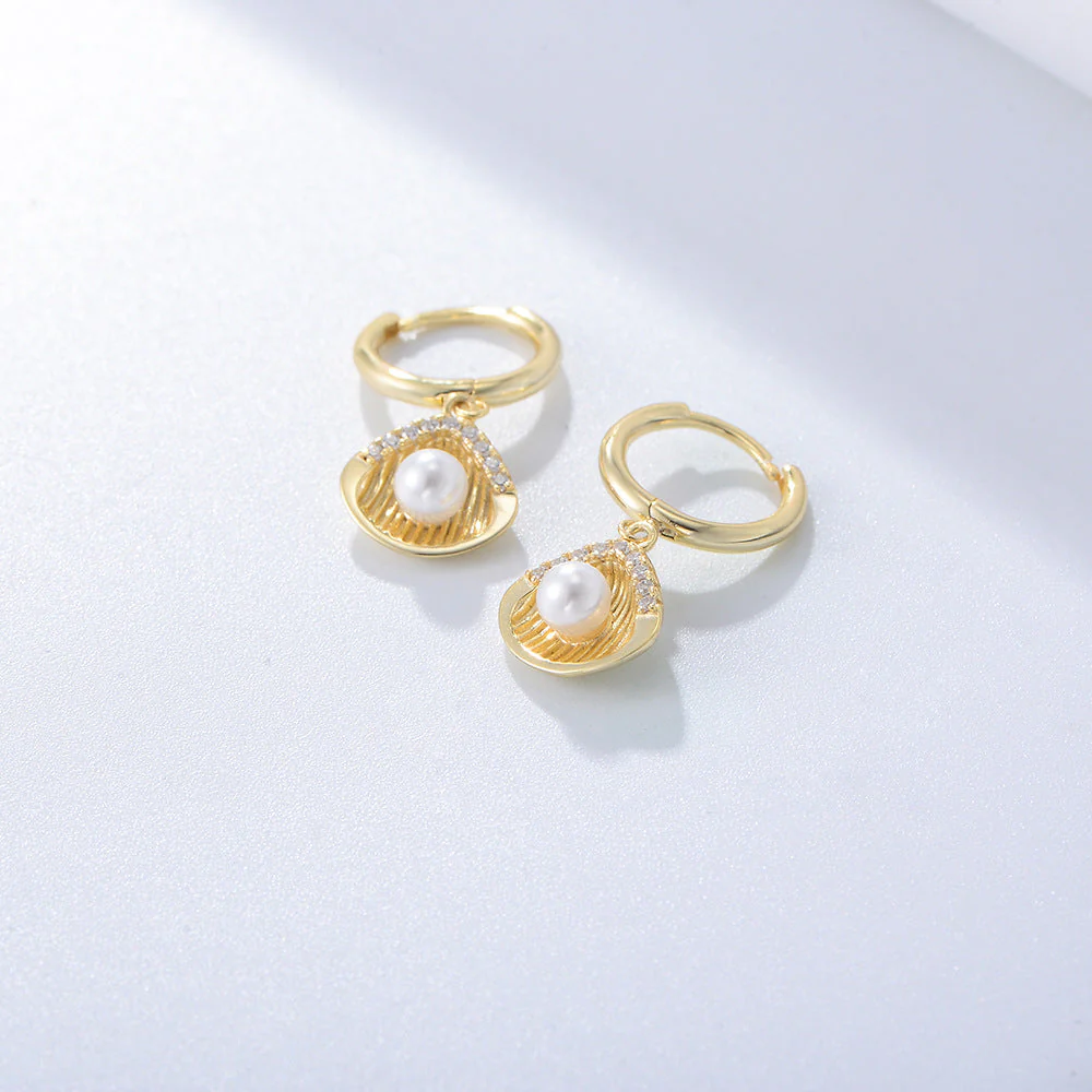 Zircon Shell Teardrop Pearl Earrings