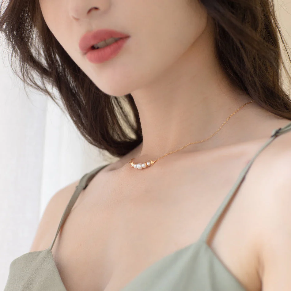 Smile Pearl Pendant Necklace