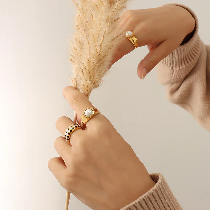 Vintage Wide Pearl Ring