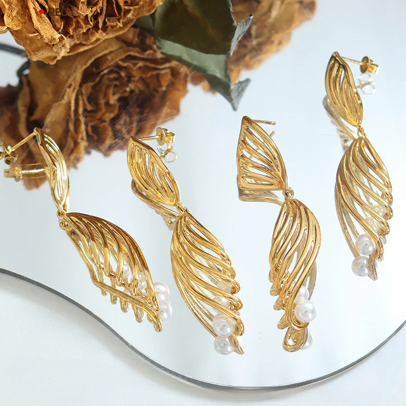 Tassel Butterfly Wings Inlay Pearl Earring