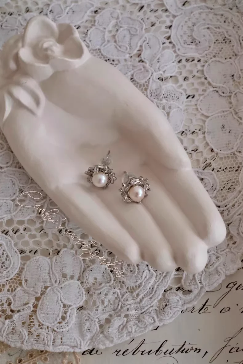 【Monet Garden Collection】 Handmade Wreath Freshwater Pearl Earrings