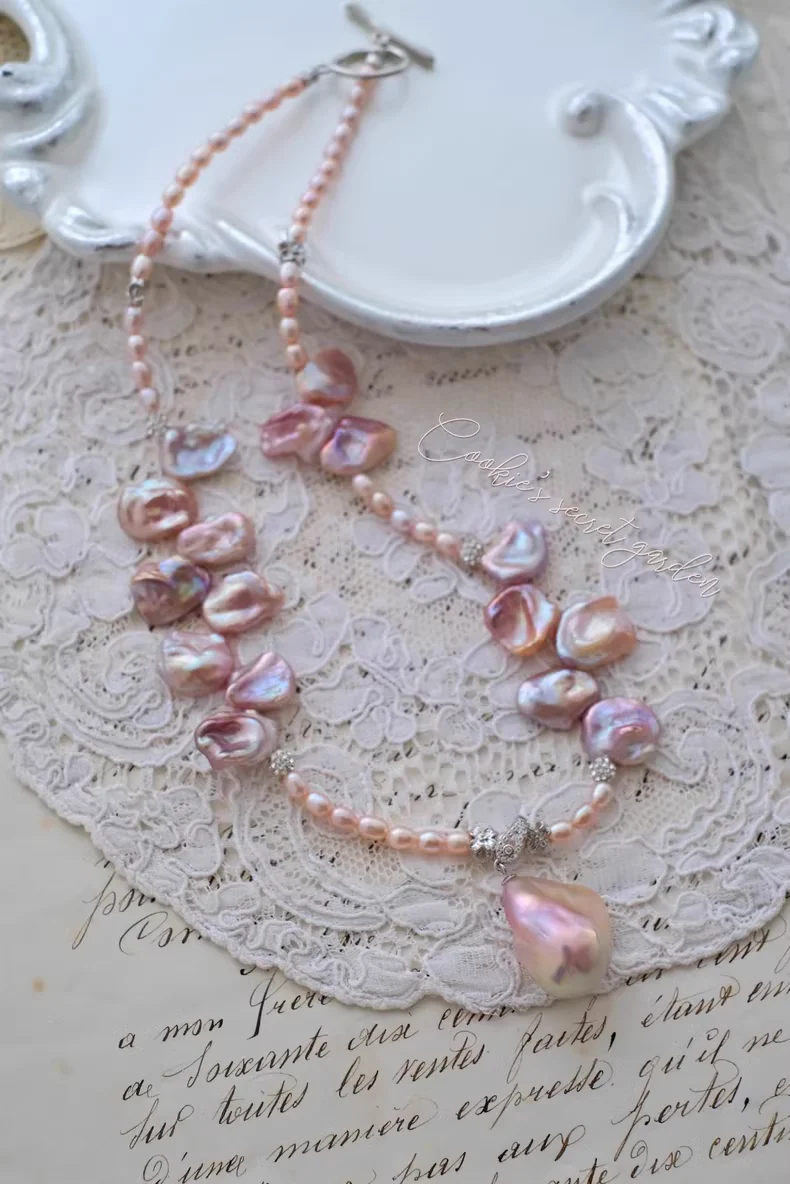 【Monet Garden Collection】 Handmade Tulip Baroque Pearl Pendant Necklace