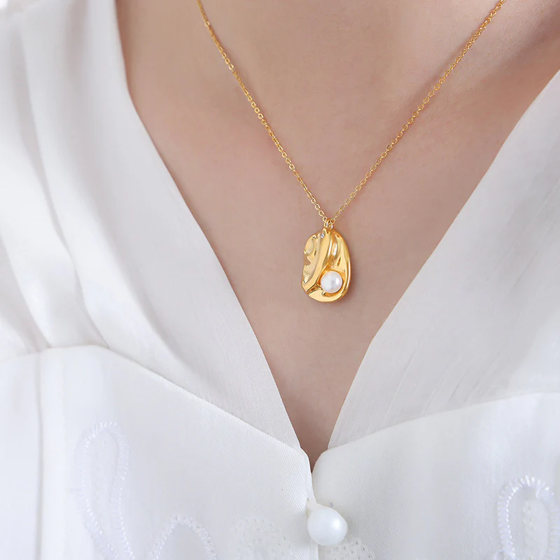 Saturn Inlaid Zircon and Pearl Pendant Necklace