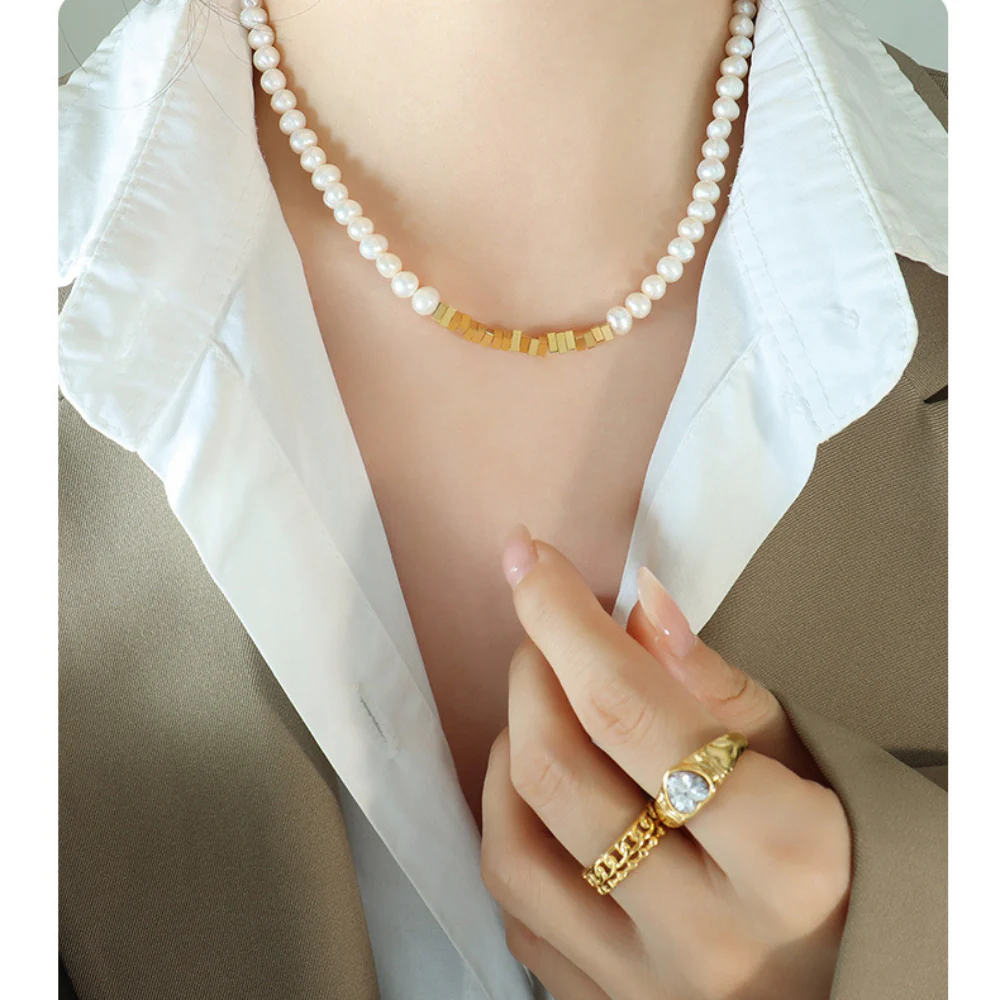 Gold Metal Block Stitching Freshwater Pearl Necklace