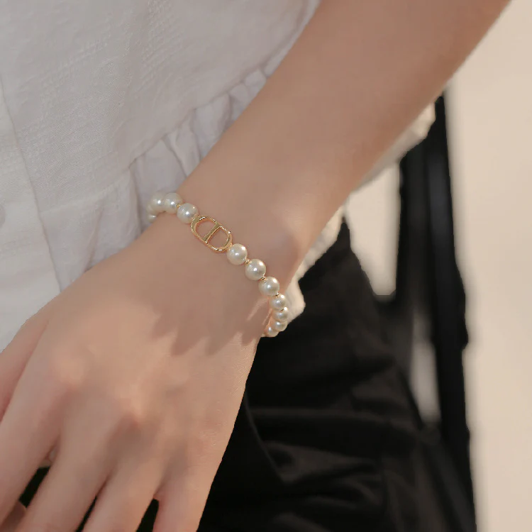 CD Pearl Bracelet | Best Replica Jewelry™