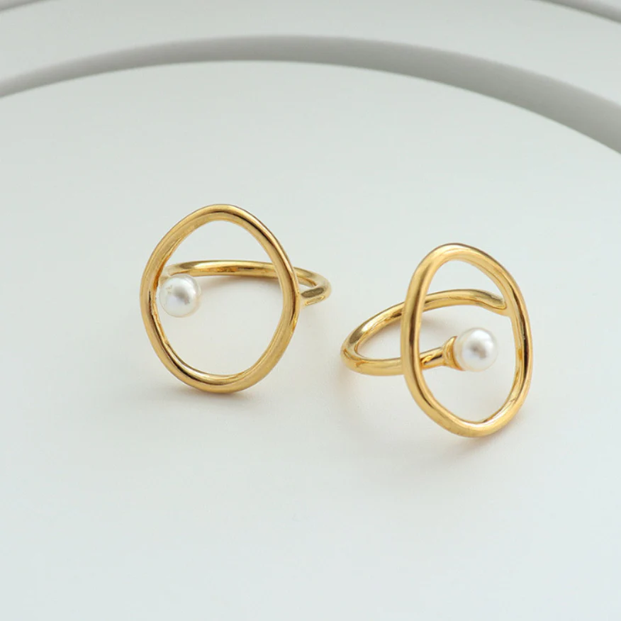 Geometric Hollow Circle Inlay Pearl Ring