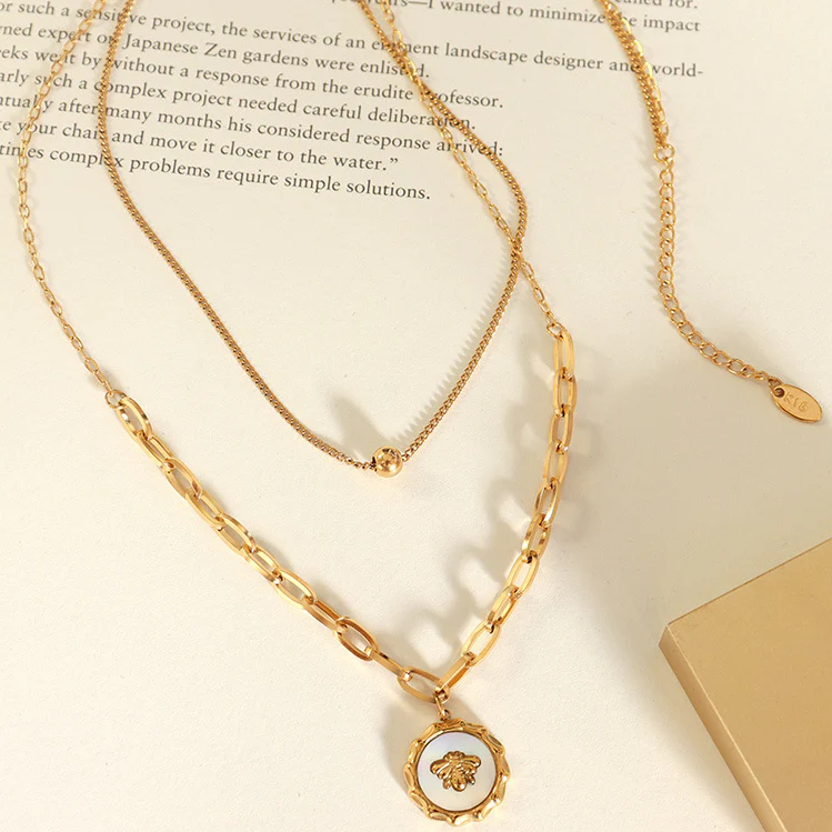 Animal Bee Seashell Pendant Necklace Earring Set