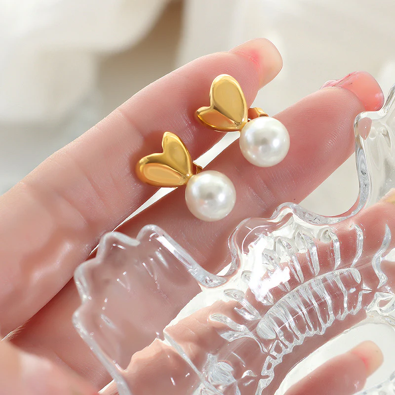 Elegant Love Heart Pearl Earrings