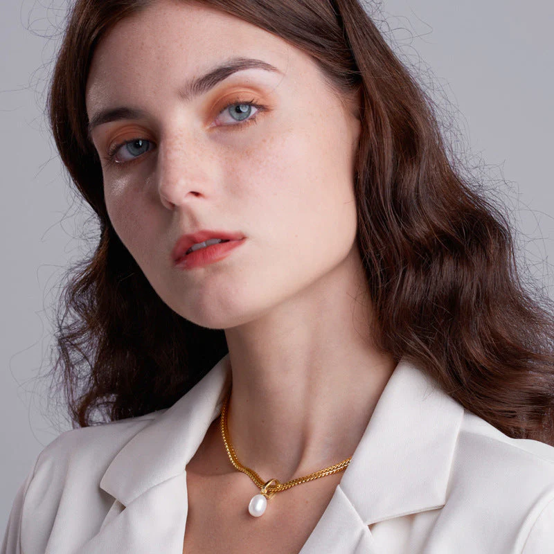 Single Pearl Chunky Chain Necklace