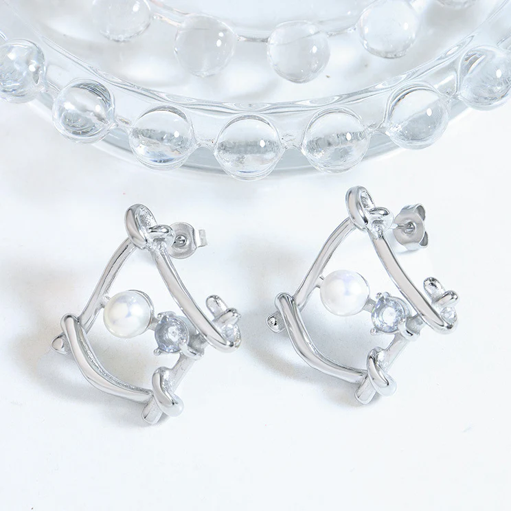 Chic Geometric Diamond and Pearl Earrings