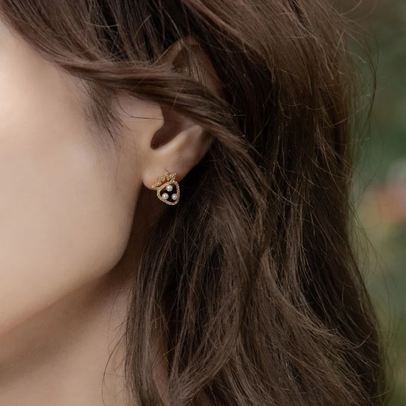 Strawberry Earrings With Pearls