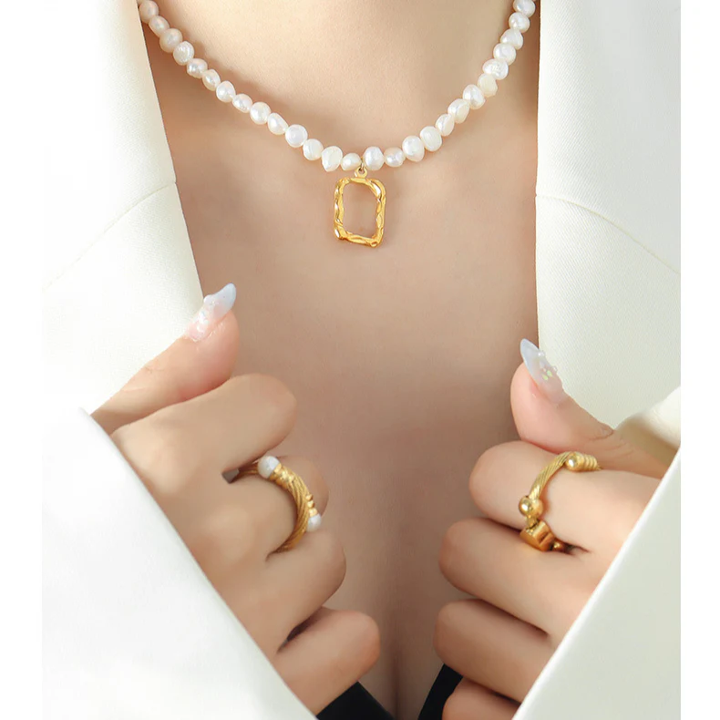 Rectangular Hollow Frame Pendant Freshwater Pearl Necklace