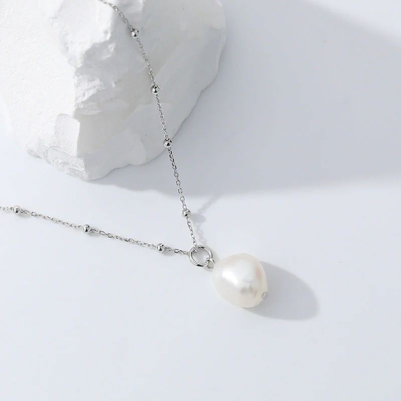 Single Baroque Pearl Pendant Necklace