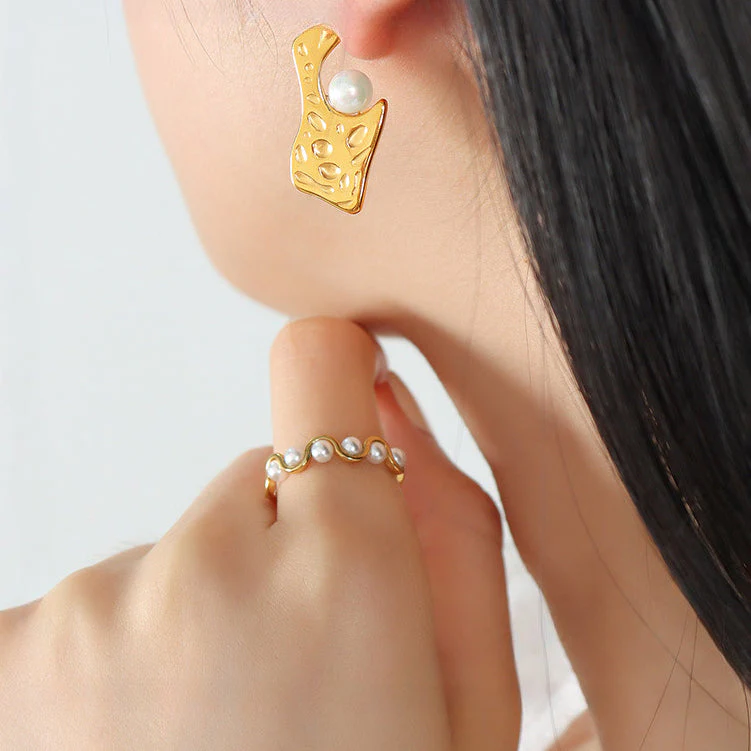 Geometric Irregular Debossed Pearl Inlay Pendant Necklace and Earring Set