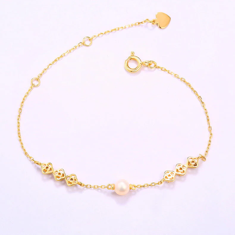 Small Pearl Bracelet