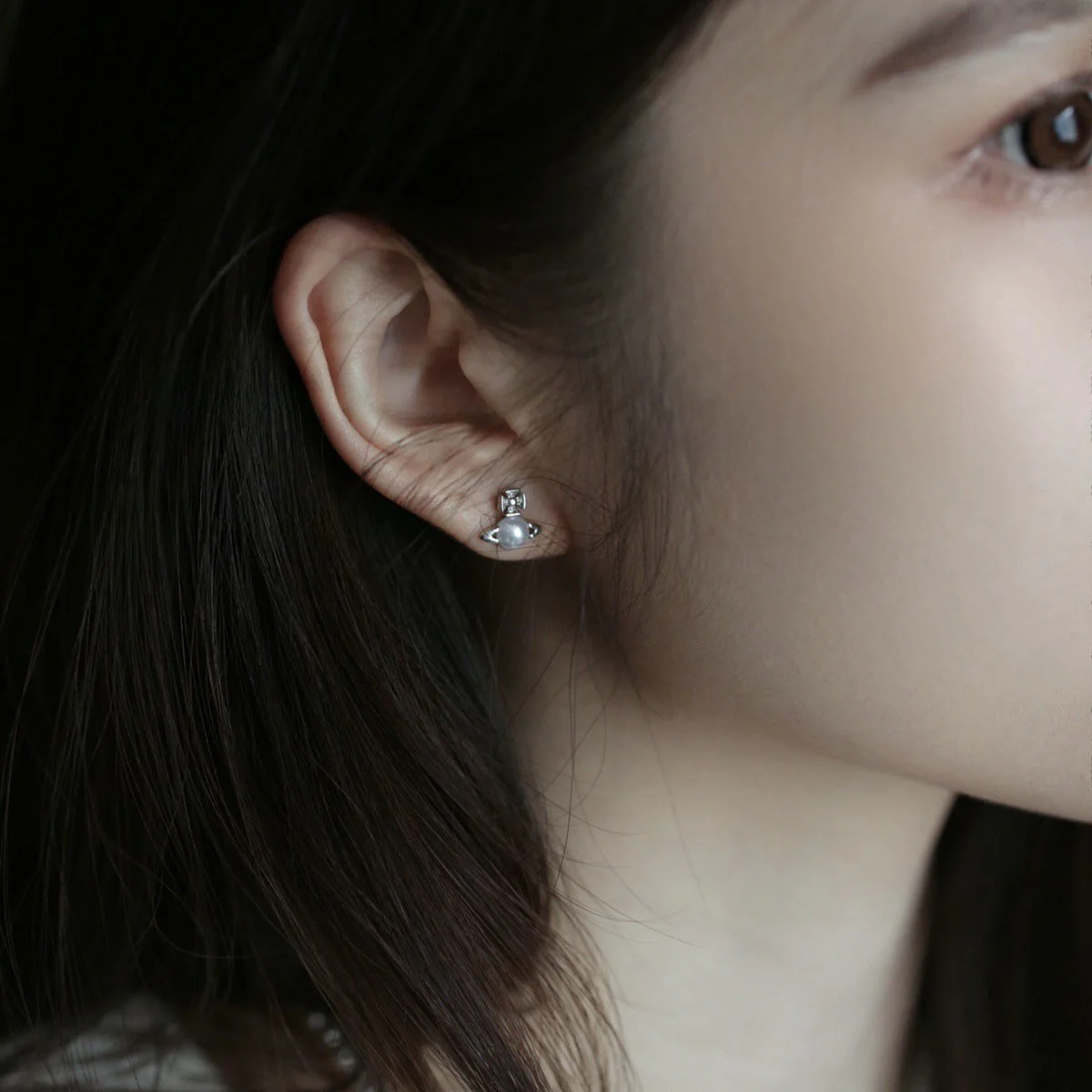 VIVI Pearl Stud Saturn Earrings | Best Replica Jewelry™