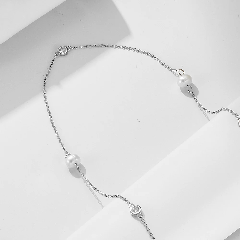 Minimalistic Freshwater Pearl Clavicle Necklace