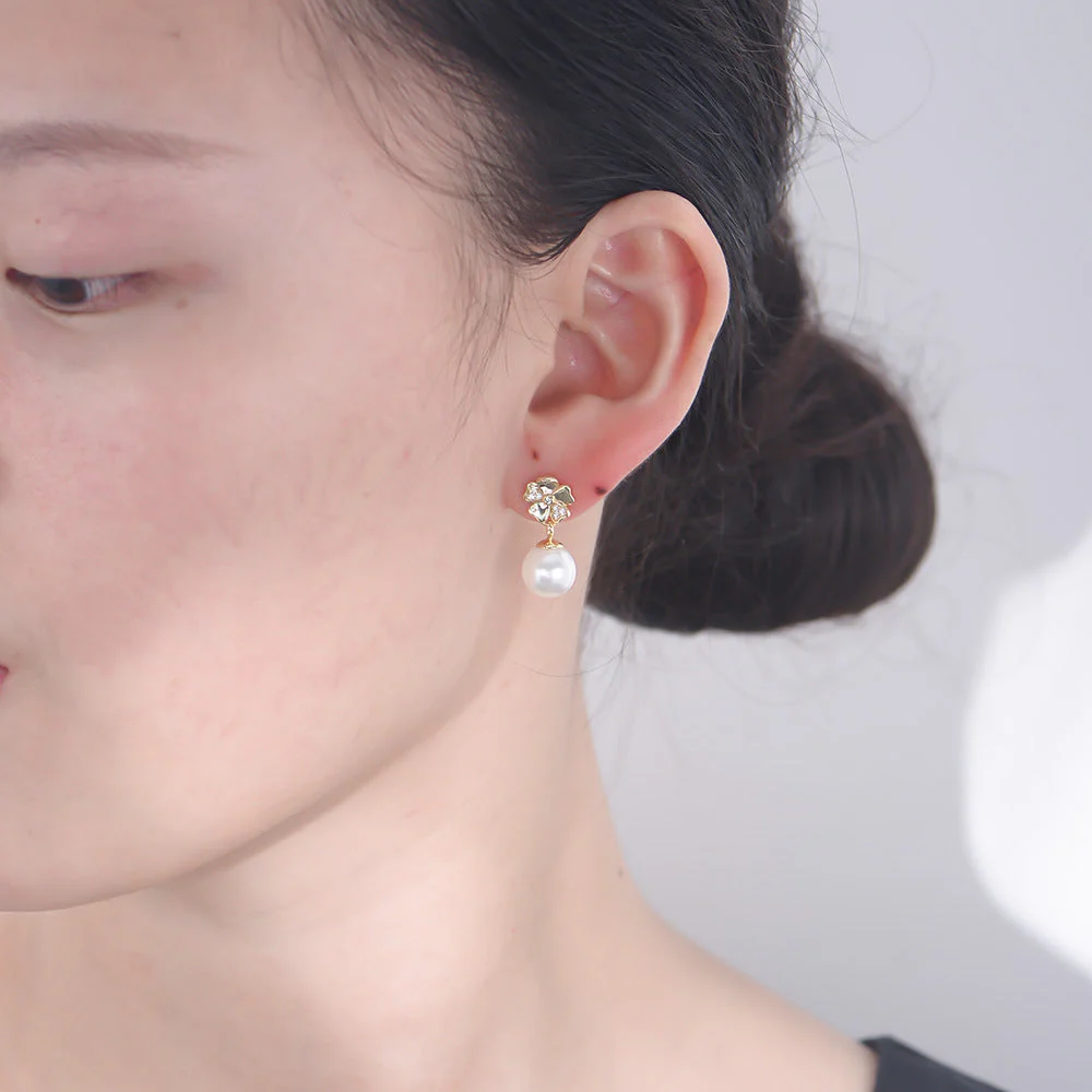 Flower Diamond Pearl Earring Dangly