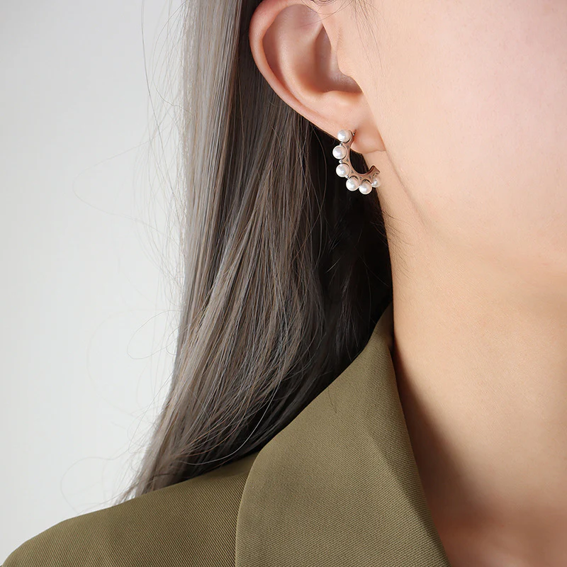 Personality C Shape Pearl Earring