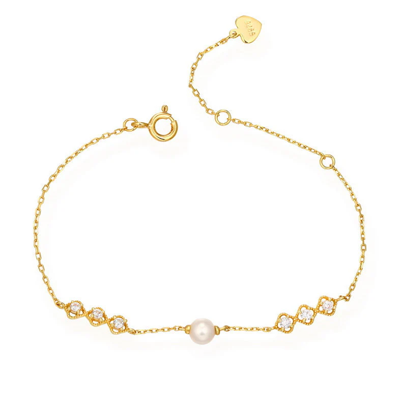 Small Pearl Bracelet